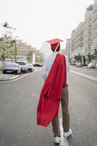 Profesional_graduado_utomigana.png